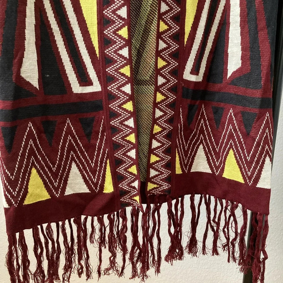 Romeo and Juliet Couture Long Open Cardigan With Fringe Tribal Print OSFM BNWT - Picture 4 of 7
